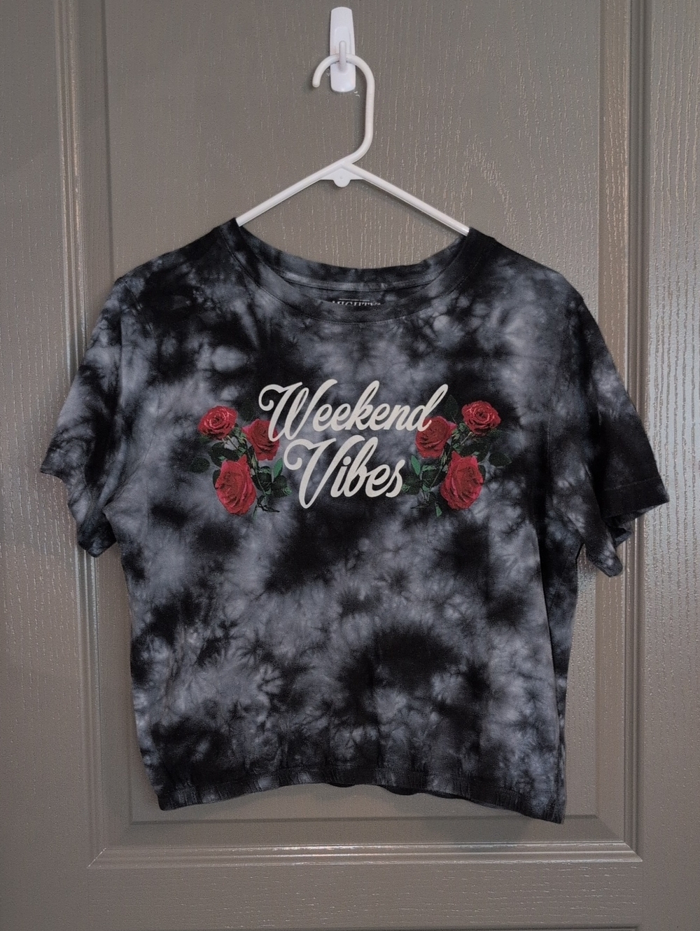 Mighty Fine Black & Gray Tie-Dye 'Weekend Vibes' Crop Top with Red Roses